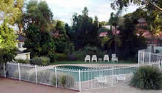 Lake Haven Motor Inn Gorokan Exterior photo